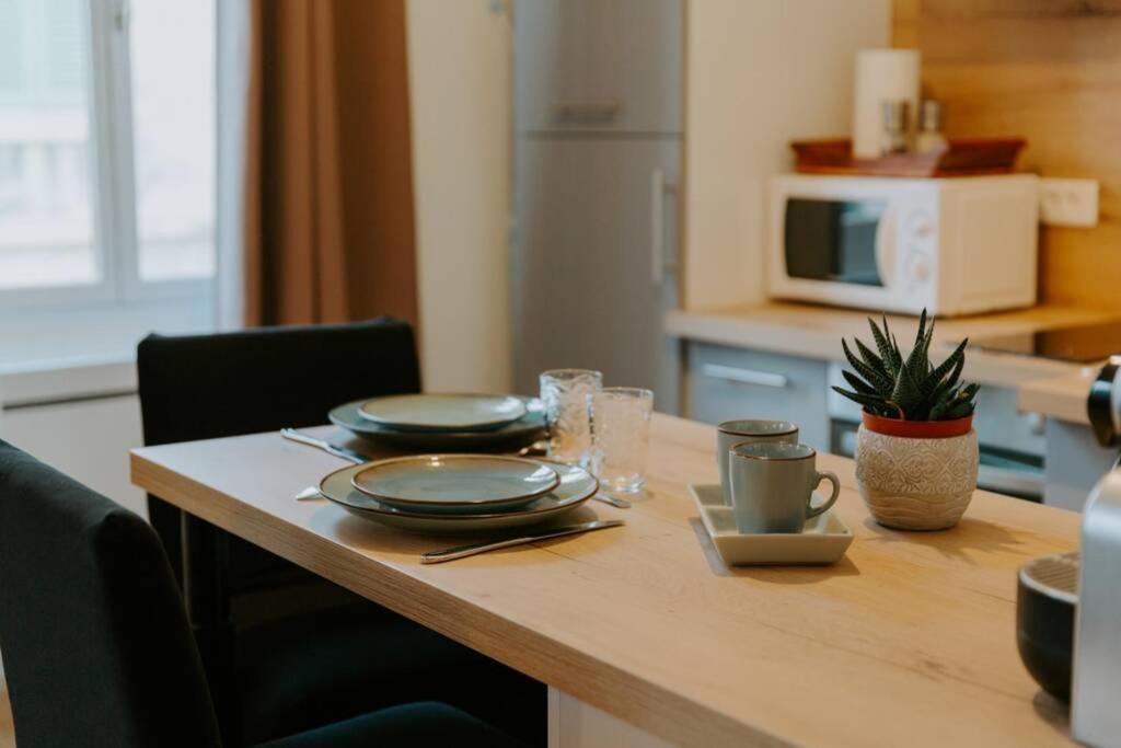 Les Berges Du Roubion Studio Cosy Et Moderne Montélimar Kültér fotó